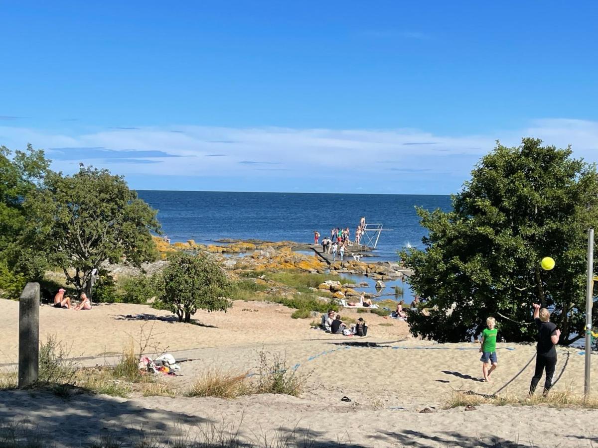 Nybygget Hus I Svaneke Taet Pa Klipper, Skov Og Hav Exterior foto